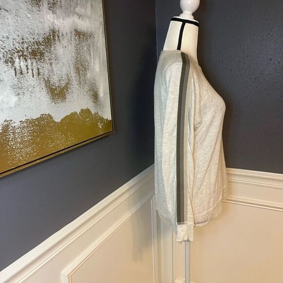 Monrow Supersoft Vintage Neutral Stripe Raglan Top - Picture 7 of 12